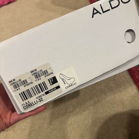 Heels - Picture 5 of 5